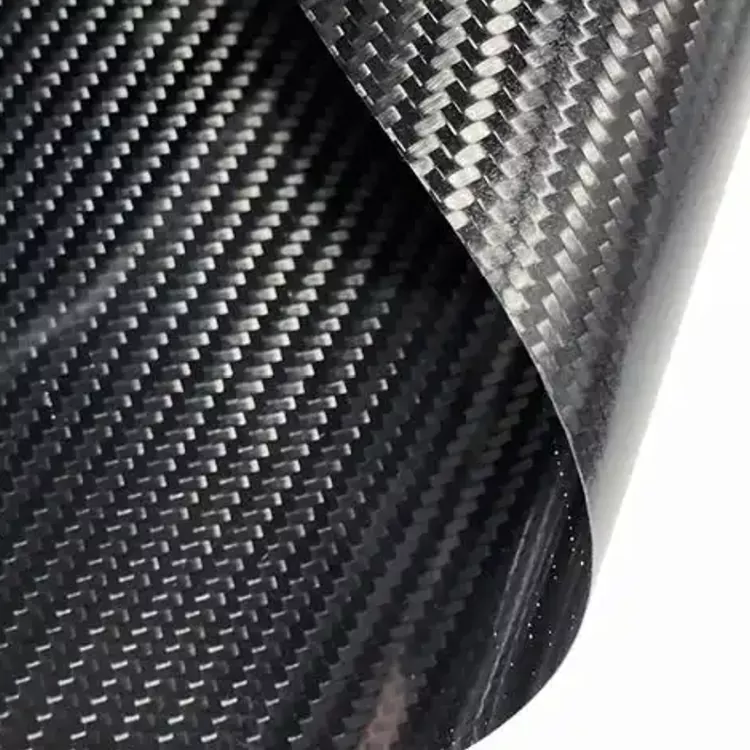 Fibre de carbone préimprégnée thermoplastique